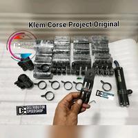 Gambar Klem Corse Project original pegangan silincer ninja 2 tak atau model silincer 2tak lainya dengan ukuran 61-63 dan big 70mm untuk motor Yamaha RX-King Rxs motor Kawasaki ninja 2 tak R RR SS ZX KRR Victor harian standar porting drag race racing kompetisi fi - Standar 61-63mm dari DE Distributor Speedshop undefined 2 Tokopedia