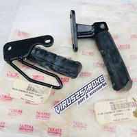 Gambar Footstep Footrest Pijakan Kaki Belakang Set Kanan Kiri Yamaha Nouvo Lele Original 5MX-F7430-10 F7440-00 dari GROSIR INAYAH548 undefined 2 Tokopedia