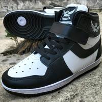 Gambar sepatu boot outdoor sepatu boot anak sepatu dewasa laki-laki dan perempuan uk. 30-41 - Jordan merah putih, 30 dari Jorvan shoes undefined 2 Tokopedia