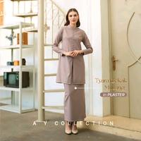 Gambar Zaheera one set kurung melayu polos motif kancing elegan simple mewah dress pesta baju kondangan viral - in cerise, S dari SURYA GALLERY undefined 1 Tokopedia