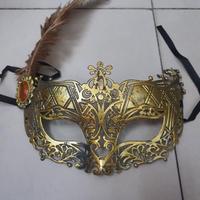 Gambar PREMIUM Topeng pesta ukir bulu kasuari dari Primacave Kings Vission undefined 2 Tokopedia