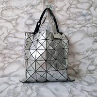 Gambar TAS TOTE WANITA BAOBAO ISSEY MIYAKE SECOND BRANDED SILVER / TAS TENTENG WANITA BAO BAO dari JANUARY TAS undefined 3 Tokopedia