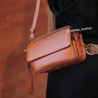 Gambar TRS Crossbody Bag Kulit Asli - TAS SELEMPANG KULIT ASLI- Handbag multifungsi 100% kulit asli dari Nawies leather undefined 1 Tokopedia