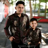 Gambar SHAKILA BATIK SOANG BURGUNDY COUPLE Baju Batik Couple Ayah Dan Anak Usia 1-13 Tahun Premium Motif Kekinian Terbaru 2025 Kemeja Pria Lengan Panjang Seragam Keluarga Katun Sarimbit Pasangan Dewasa - KMJ SOANG BURGUNDY AYH, M dari Batik Shakila27 undefined 2 Tokopedia