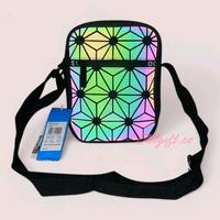 Gambar Ads Slingbag Reflective Bisa Nyala / Tas Selempang Reflektif Menyala Uniseks Premium Import / Square Pattern Bag  Fashion - Reflectif dari AllGift.Co undefined 1 Tokopedia