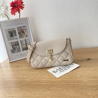 Gambar En-ji Juju Slingbag - Cream dari ENJI undefined 3 Tokopedia