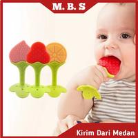 Gambar Teether bayi berbentuk buah - Mainan gigitan bayi BPA Free  GIGITAN BAYI MAINAN TEETHER BANANA ANGGUR STRAWBERRY JERUK APEL RATTLE KRENCENG BENTUK JERAPAH BUAH - Gigitan Anggur dari Medan Baby Sh0p undefined 1 Tokopedia