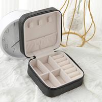 Gambar Kotak Perhiasan Travel Jewelry Box Mini Kecil Tempat Cincin Kalung Anting Emas - BLACK Jewel Box dari Tokuin undefined 3 Tokopedia