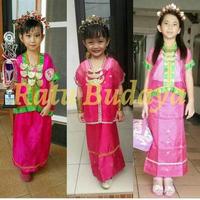 Gambar PREMIUM (READY) terjamin Baju Bodo Pakaian Adat Bodho Anak Perempuan TK / SD / SMP Set Lengkap terlaris dari bunyasa78 undefined 1 Tokopedia