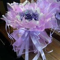 Gambar Buket bunga satin 5 tangkai gembul dengan free gliter tile salju & acc kupu” dari Niki bouquet undefined 4 Tokopedia