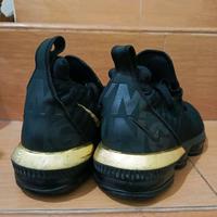 Gambar sepatu basket bekas lebron 16 i'am king size 40.5 dari madeooot undefined 4 Tokopedia