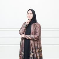 Gambar HIRAJA – Gamis Aliza | Romario Silk Mix Poka Motif | Premium Series 2025 - Truffle dari Hiraja.id undefined 2 Tokopedia