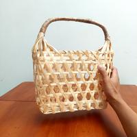 Gambar Tas Keranjang Anyaman Bambu Jinjing Wadah Buah Snack Hampers Parcel L dari Kerajinan Bambu Kaniswara undefined 1 Tokopedia