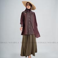 Gambar Shalu Nisabila - Fisura One Set Setelan Rok Blouse Printing Motif Monogram Baju Wanita Muslimah Katun Formal Casual Kancing Wudhu Busui Friendly Dress Gamis - Ungu Lavender, S dari Shalu Nisabila Store undefined 1 Tokopedia