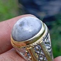 Gambar batu white sapphire/blue safir/batu biduri bulan /batu safir putih dari Ria Anugrah01 undefined 3 Tokopedia