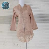 Gambar PREMIUM Atasan Kebaya Encim Modern Lengan panjang Warna Coklat Susu - M dari To The Bone Store undefined 1 Tokopedia