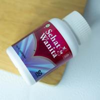Gambar Sehat wanita Perawatan untuk Keputihan Pada Kewanitaan , Miss V Bau Dan Gatal Infeksi Jamur Feminine Mengencangkan - Bahan Dasar Manjakani Dan Daun Sirih - 0RIGINAL - 50 Kapsul dari Aneu Herbal undefined 4 Tokopedia