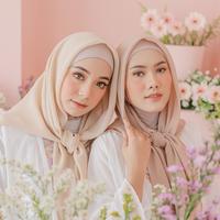 Gambar RIFANYHIJAB Bella Square Premium Wanita Muslim Jilbab Empat Pollycotton Plain Square - machiato dari Rifany Hijab_NEW undefined 3 Tokopedia