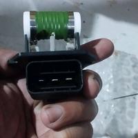 Gambar RESISTOR MOTOR FAN KIA ALL NEW RIO dari AMAN JAYA MOTOR 1 undefined 2 Tokopedia