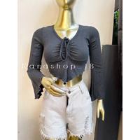 Gambar Able Croptop lengan panjang polos lengan lonceng - Polos oat dari Rara fashionn undefined 2 Tokopedia