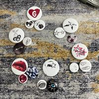 Gambar Pin button - Geld Importaint - Aksesoris Bros Clips - Love chapter dari Geld.Importaint Apparel undefined 1 Tokopedia