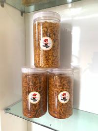 Gambar 3 toples paket hampers cemilan makroni cikruh daun jeruk Camilan Makaroni Pedas dari RAJA PEDAS TASIK undefined 1 Tokopedia