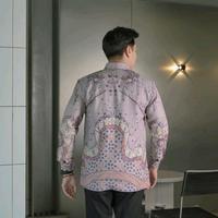 Gambar Batik pria lengan panjang BAHAN DOBBY LAPISAN PURING 00228 - S dari Golden Batik 01 undefined 3 Tokopedia