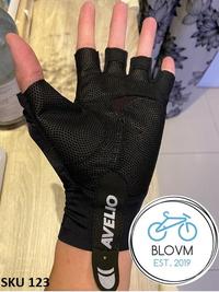 Gambar Sarung Tangan Sepeda Avelio Iron Cross Premium Black Kulit Kangguru - S/M dari BLOVM Bike 1 undefined 1 Tokopedia