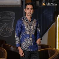 Gambar BATIK ARGANTA Baju Batik Pria Slimfit Anak Muda Biru Modern Formal Casual Stylish Lengan Panjang Kain Katun Halus Tebal Motif NARESWARA NAVY - M, NARESWARA NAVY dari Batik Arganta undefined 3 Tokopedia