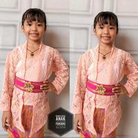 Gambar kebaya Sofia Anak tangan panjang - salmon, 4 dari BALI SJT KEBAYA undefined 5 Tokopedia