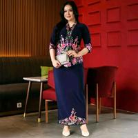 Gambar Setelan Kebaya encim iyess bahan streacth(melar) Kebaya Wisuda Kebaya Bordir setelan 2025 mewah elegan model terbaru High Premium 100% Qualtity Wanita Bunga - Maroon, M dari DyssFshionn undefined 2 Tokopedia