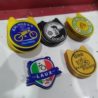 Gambar PREMIUM tag akrilik sadel sepeda bike to work custom dari Wardi Teken Sirine undefined 3 Tokopedia