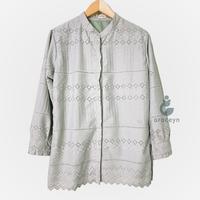 Gambar Groceyn - Amona Blouse Katun Bolong  Baju Atasan Wanita Kain Katun Bordir Katbol atasan katun Nyaman Panjang Kancing Lembut Standar Jumbo Light Denim Tebal Tangan Rampel korean style Rempel Formal Sage Oversize High Busui - Light Denim, Standar dari Groceyn undefined 3 Tokopedia