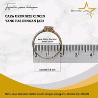 Gambar Cincin Emas Asli LM99 Belah Model Rotan Ukuran Nomor 12 - Kadar Murni LM99 - Berat 4 gr Ukuran 12 - Ukiran Model Rotan Eksklusif dengan Emas Murni - Timeless & Elegan - Beli Sekarang! (LJ) dari Bintang Jaya Beje undefined 3 Tokopedia
