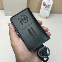 Gambar Dompet Stnk Mobil Toyota Innova Reborn Kulit Asli Tebal Kokoh Kuat Free Nama Logo Gantungan Sarung Casing Kunci Mobil Hitam - Hitam, Free Nama Logo dari Muru Leather undefined 3 Tokopedia