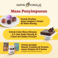 Gambar DAPUR COKELAT - Chocolava Cake 20x20 | Kue Brownies untuk Semua Moment Berpadu dengan Mousse Chocolate dari Dapur Cokelat undefined 5 Tokopedia