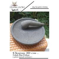 Gambar Cobek Batu Asli Jumbo / Cobek Batu Asli 1 Set Murah Jumbo / Cobek Batu Asli Ukuran Besar Jumbo / Ulekan Batu Asli Ukuran Sedang / Lumpang Batu Asli Jumbo / Lumpang Batu Asli Jogja / Lumpang Batu 1 Set Besar Jumbo dari prasmanan olshop undefined 1 Tokopedia