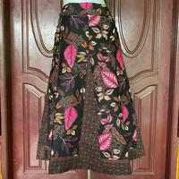 Gambar Rok Batik 7/8 Model Pecah 8 / Pakai Lapis Puring / Rok batik Modern / Bawahan batik - Merah A, L dari MuliaJaya09 undefined 3 Tokopedia