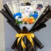 Gambar Bucket boneka wisuda dan bunga artificial Buket Toys - request warna lainnya tulis dipesan opsi dari Bucket Murah Tangsel undefined 1 Tokopedia