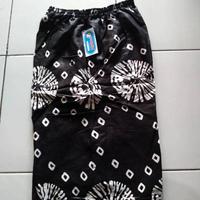 Gambar Celana Pendek Batik Jogja Malioboro Pria & Wanita Dewasa - Warna & Motif Random, XL dari mazea collection_NEW undefined 2 Tokopedia