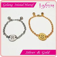 Gambar Gelang Rantai Motif Inisial Nama Laser Anak dewasa  Pria Wanita Custom, Titanium Perhiasan Elegan Anti Karat lapis emas - Silver, 12 cm dari LafeyzaParis undefined 4 Tokopedia