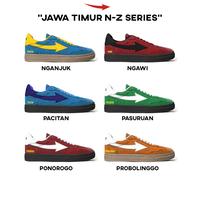 Gambar Elrize Sepatu Elrize Jawa Timur Series - Suede Ultras Kasual Hitam Edisi Jatim N-Z Desain Ikonik Stylish Material Premium Sol Cupsole Fleksibel Unisex Beragam Ukuran 39-43 - SURABAYA, 41 | 27 cm, Pilih: Sesuai list? Polos? atau Custom Nama? dari ELRIZE OFFICIAL undefined 3 Tokopedia