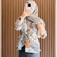 Gambar Batik Wanita Atasan Blouse Seragam Kerja Lengan 3/4 Modern Katun - graviti coklat, L dari D Batik undefined 2 Tokopedia