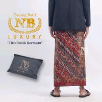 Gambar NARAYA -Sarung Batik Motif Laseman Gus Iqdam Pakaian Santri Muslim Dewasa Terbaru Kain Katun Primisima Halus Sarung Pria Dewasa by Urwah al-Bariqi - navy dari nokta.batik undefined 3 Tokopedia