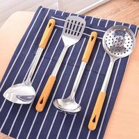 Gambar 【Littlepolkadot】Spatula Tahan Panas Sodet Praktis Stainless Steel 1.5mm Tebal 35cm Panjang Ideal untuk Sodet Kipas & Skimmer Gagang Kayu Bagus Murah Tebal Promo - Sendok dari Littlepolkadot undefined 3 Tokopedia