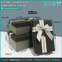 Gambar Kotak Kado Gift Box Hadiah / Kotak Hardbox + Pita / Box Hadiah / Kotak Aksesoris Perhiasan / Gift Box / Kotak Hampers Natal / Kotak Souvenir Hardbox / Kotak Pita Hitam Merah - S : 18.5x11.5x6.5cm, merah dari DIGY Packaging Indonesia undefined 3 Tokopedia