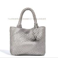 Gambar Tas Wanita Import Kulit Anyaman 2319 dengan Desain Eksklusif dari Yuliabags - black dari Yuliabags4 undefined 2 Tokopedia
