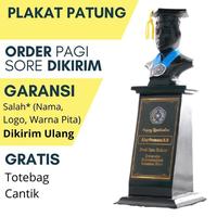 Gambar Plakat Patung Wisuda Vandel Kado Wisuda + Box Mika - Hijab, Kain Tile dari SITI FATIMAH145 undefined 1 Tokopedia
