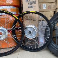 Gambar Velg Jari Jari V Rossi MX King Sudah Custom Stiker Takasago Excel Asia Hitam Glossy - 17x140/140 dari Hau Jaya Motor undefined 3 Tokopedia