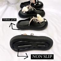 Gambar Gjaz Sendal Baim Boneka Pompom Wanita Jelly Only Black Karet Shoes Selop Hitam Sandal - Only Black, 36/37 (22cm-22,5cm) dari mayepay.id undefined 4 Tokopedia